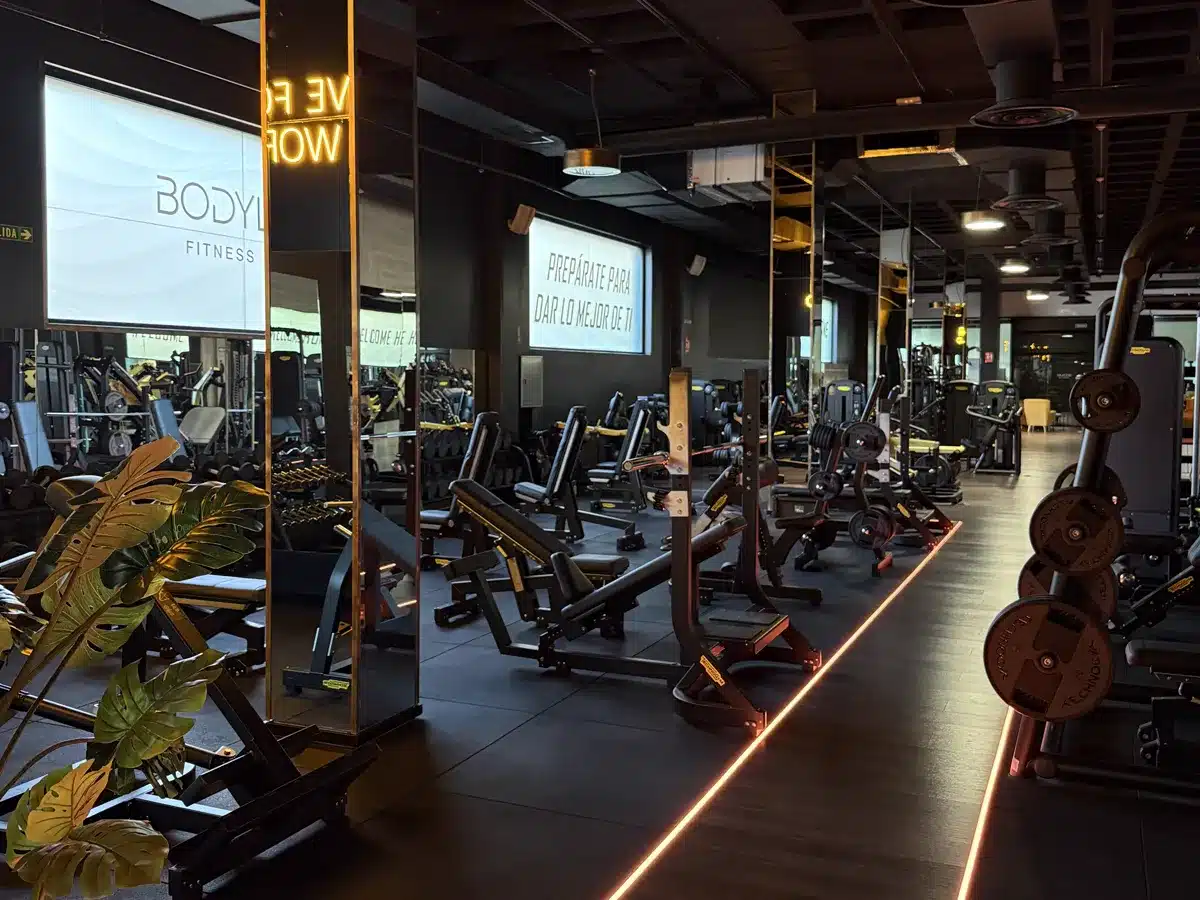Vista general de la sala de musculación de BodyLine